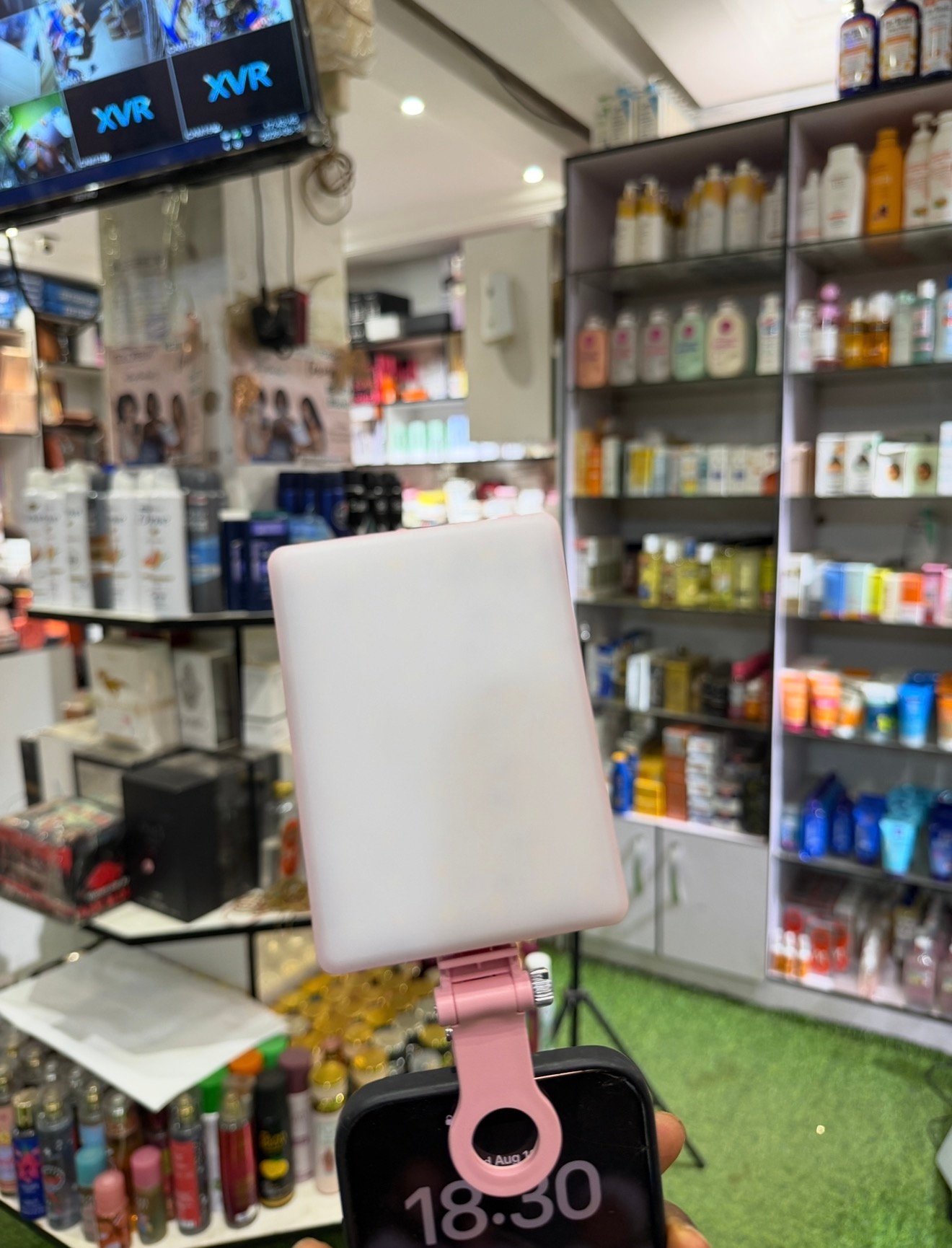 LED LIGHT PHONE CLIPPER