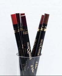Hegai & Esther lip pencil