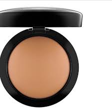 Mac mineralized skin finish