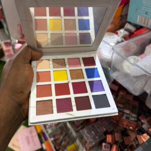 HUSH BEAUTY EYESHADOW PALLET